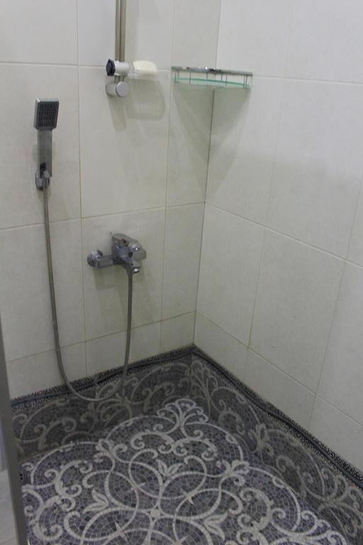 Guest House On Gia Abesadze Street تبليسي المظهر الخارجي الصورة