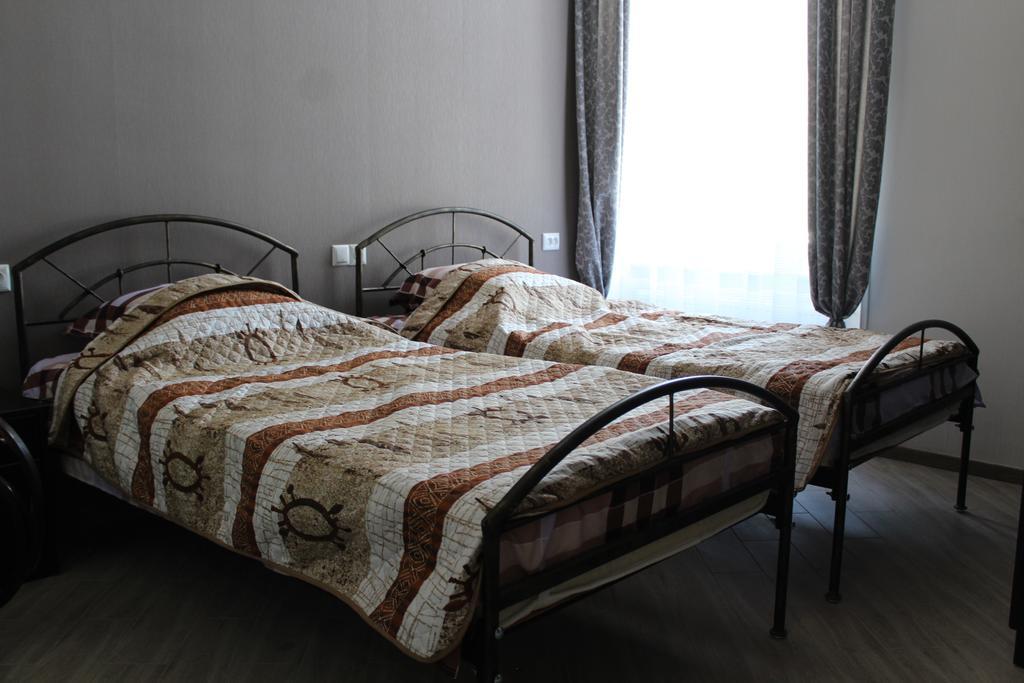 Guest House On Gia Abesadze Street تبليسي المظهر الخارجي الصورة